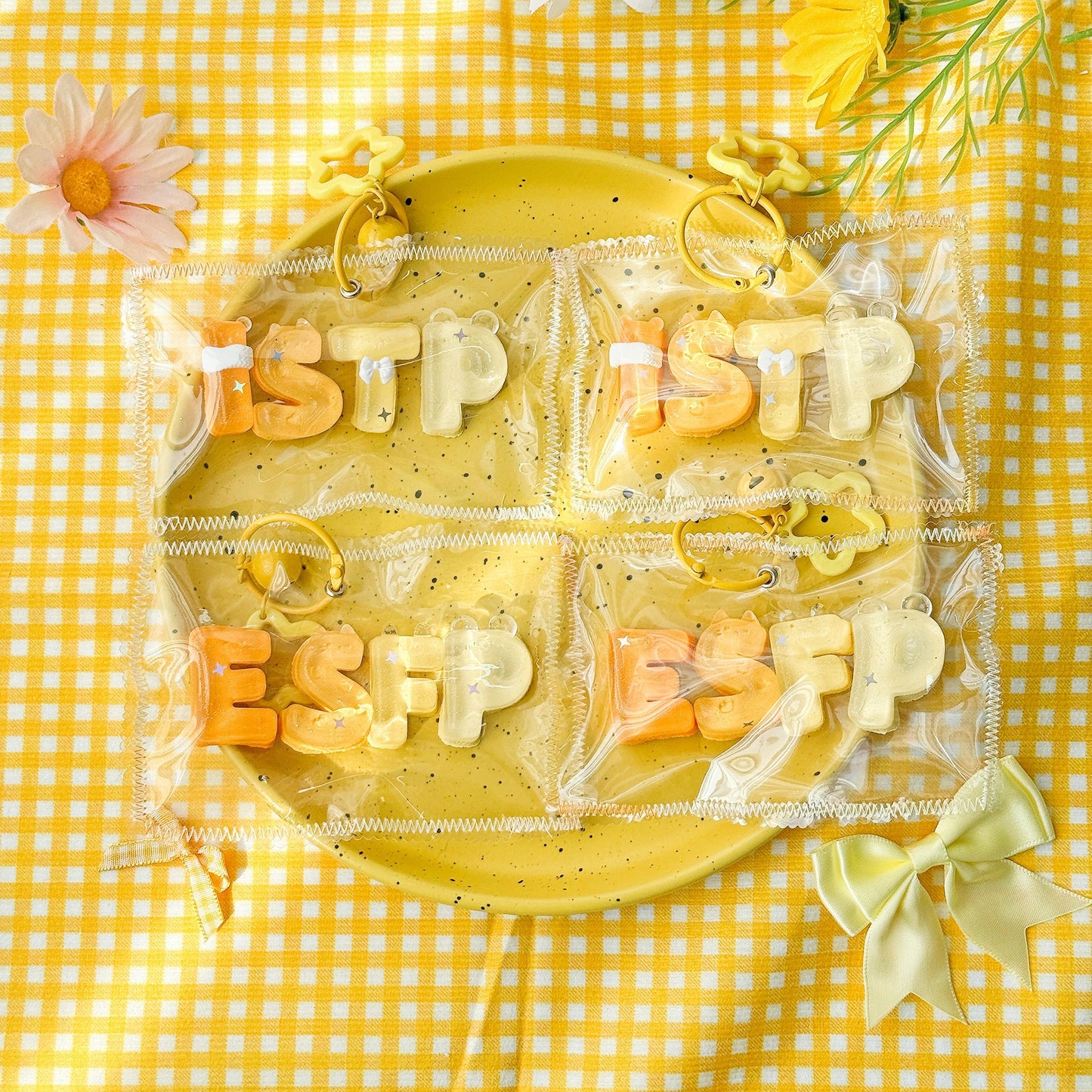 MBTI 人格カラーシリーズ：食品グレードの環境に優しいシリコンゴム ストレス解消 揉み揉みおもちゃ